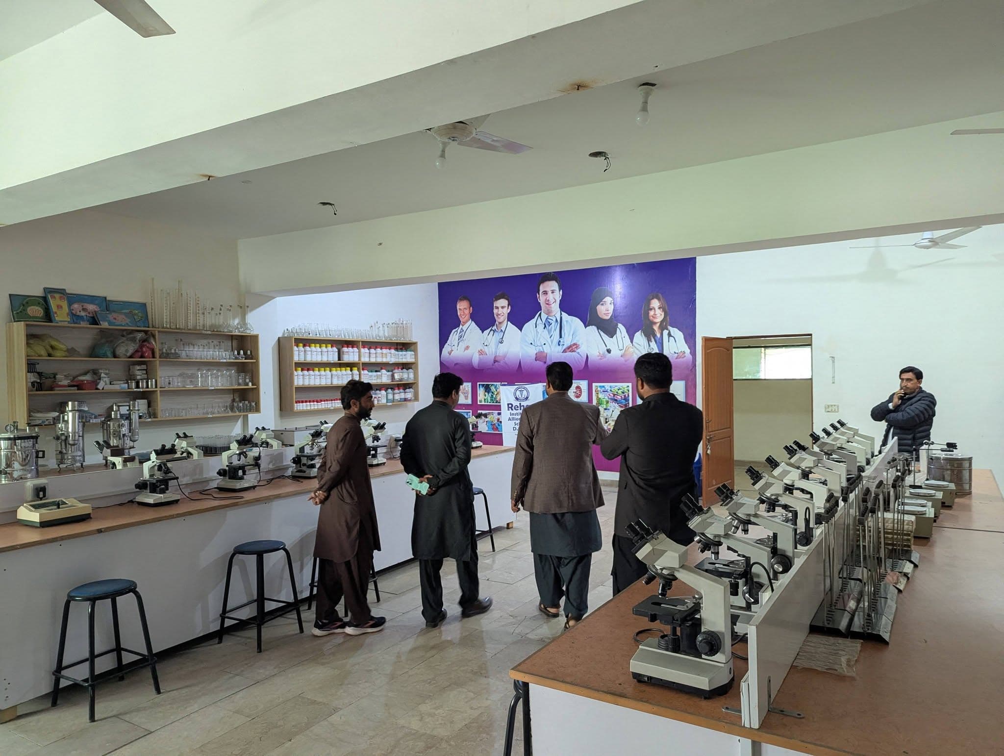 Microscope benches in the RIAHS laboratory